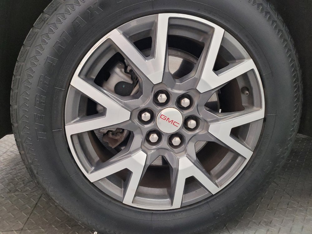 Used 2023 GMC Acadia SLE FWD image 31