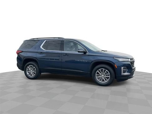 Certified 2023 Chevrolet Traverse LT FWD image 9
