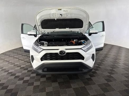 Used 2025 Toyota RAV4 XLE AWD/4WD image 13