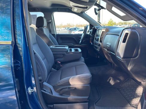Used 2019 GMC Sierra 1500 SLE w/ SLE Value Package image 18