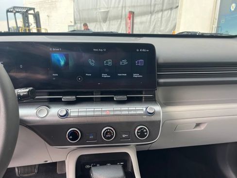 Used 2024 Hyundai Kona SE FWD image 13