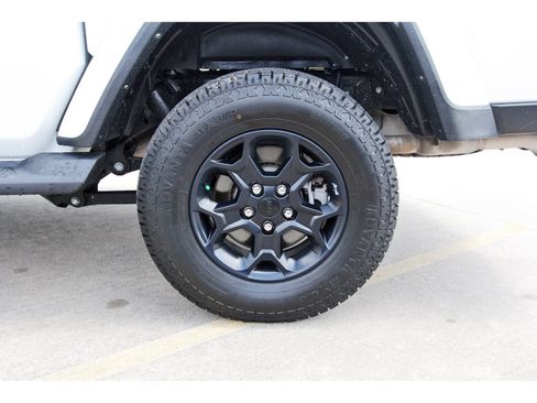Used 2023 Jeep Gladiator Sport AWD/4WD image 31