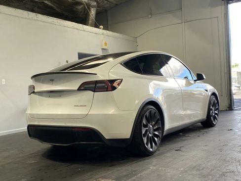 Used 2022 Tesla Model Y Performance image 4