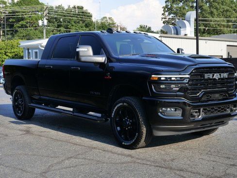 Used 2025 RAM 2500 Laramie w/ Night Edition AWD/4WD image 3