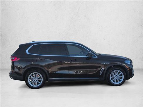 Used 2022 BMW X5 xDrive45e w/ Parking Assistance Package AWD/4WD image 4