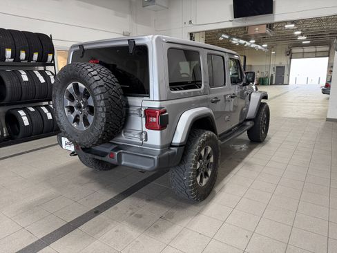 Used 2018 Jeep Wrangler Unlimited Sahara image 9