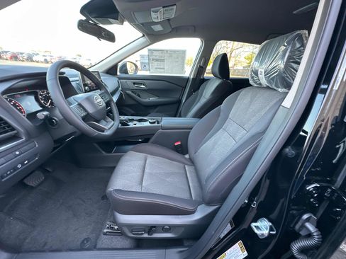 New 2026 Nissan Rogue SV w/ Cold Weather Package AWD/4WD image 23