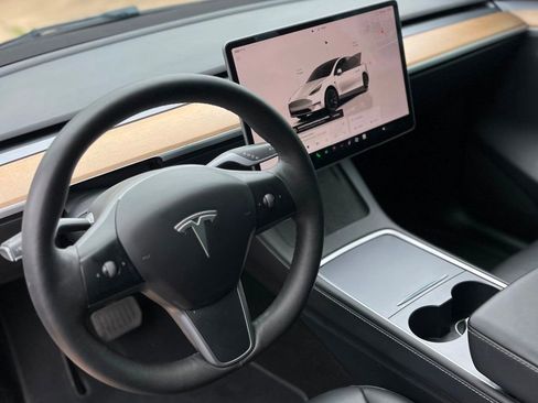 Used 2023 Tesla Model Y Long Range AWD/4WD image 20