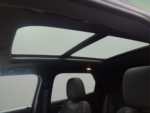 Used 2021 Chevrolet TrailBlazer RS w/ Sun and Liftgate Package image 12