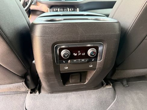 Used 2023 Chevrolet Suburban LT w/ Luxury Package AWD/4WD image 27