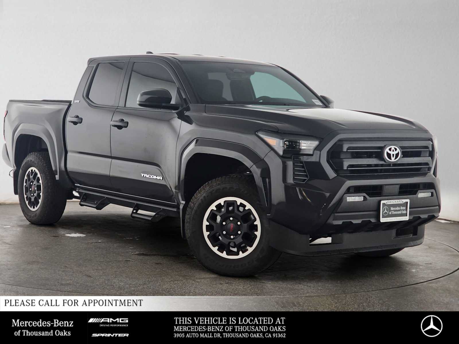 Used 2025 Toyota Tacoma SR5 AWD/4WD image 1