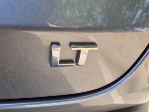Used 2025 Chevrolet Trax LT w/ LT Convenience Package FWD image 21