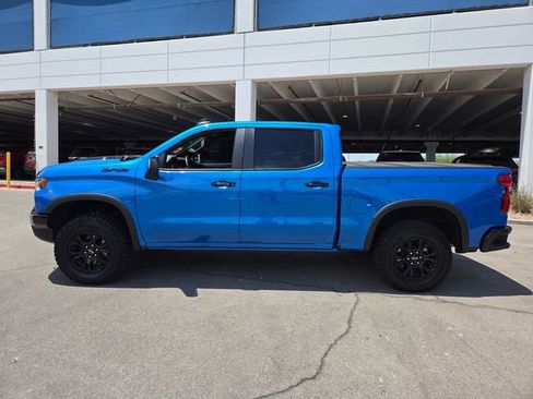 Used 2025 Chevrolet Silverado 1500 ZR2 w/ Technology Package AWD/4WD image 3