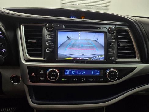 Used 2016 Toyota Highlander XLE FWD image 26