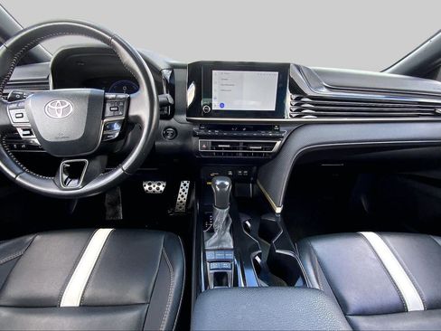 Used 2025 Toyota Camry SE FWD image 15