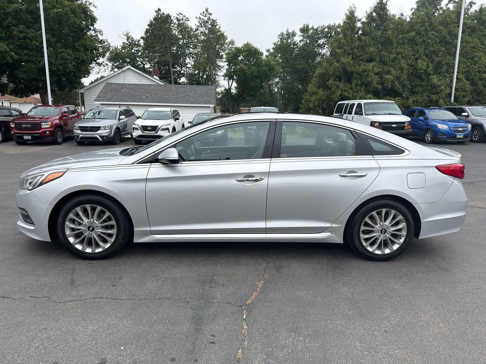 Used 2015 Hyundai Sonata Limited w/ Option Group 05 FWD image 6