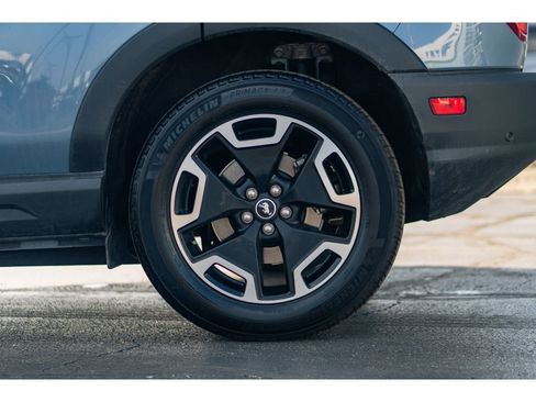 Used 2024 Ford Bronco Sport Outer Banks w/ Tech Package image 5