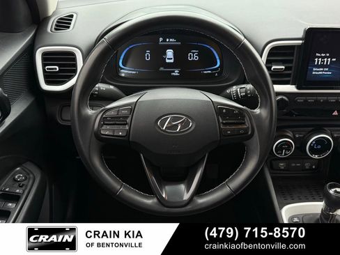 Used 2024 Hyundai Venue Limited FWD image 14