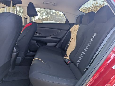 Certified 2023 Hyundai Elantra SEL image 12