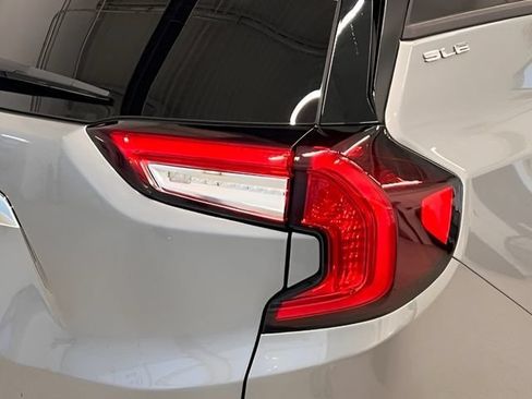 Certified 2024 GMC Terrain SLE FWD image 6