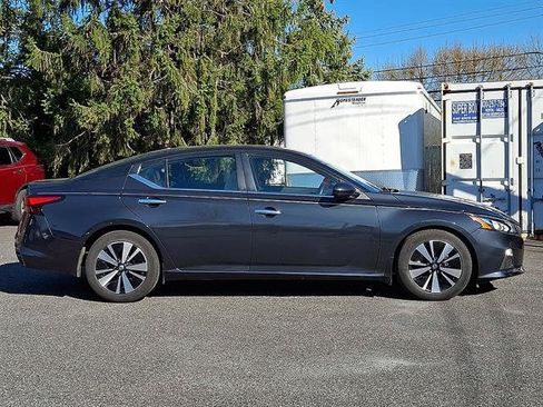 Certified 2022 Nissan Altima 2.5 SV FWD image 8