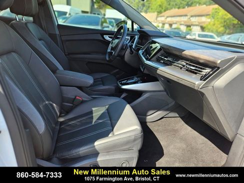 Used 2025 Audi Q4 e-tron Premium w/ Convenience Package image 12