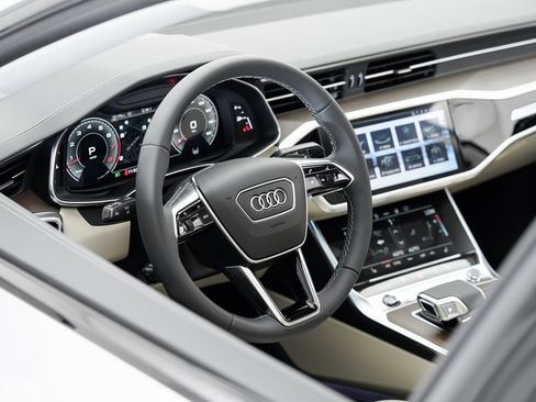 Used 2025 Audi A7 3.0T Premium image 9