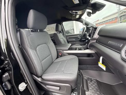 New 2026 RAM 1500 4x4 Crew Cab image 38