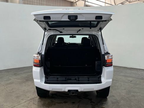 Used 2019 Toyota 4Runner SR5 Premium image 12