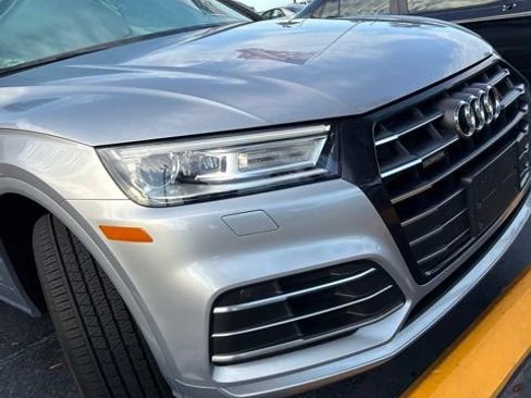 Used 2020 Audi Q5 e Premium w/ Convenience Package AWD/4WD image 7