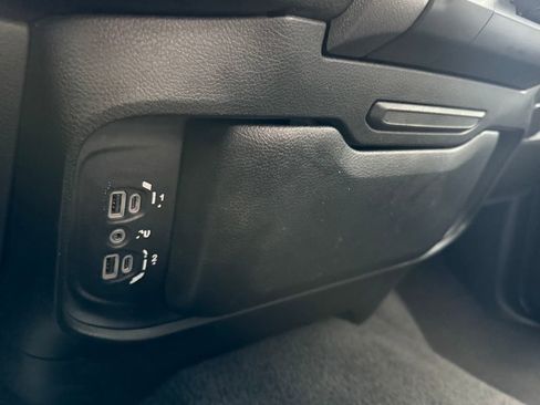 Used 2021 RAM 2500 Big Horn image 31