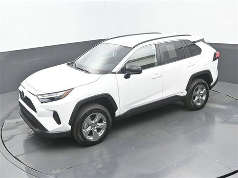 Used 2025 Toyota RAV4 LE image 30