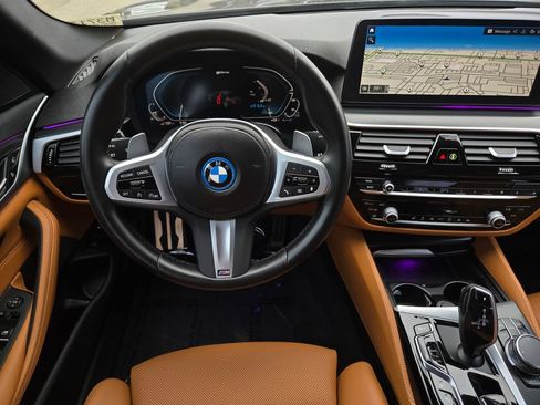 Used 2023 BMW 530e w/ M Sport Package RWD image 15