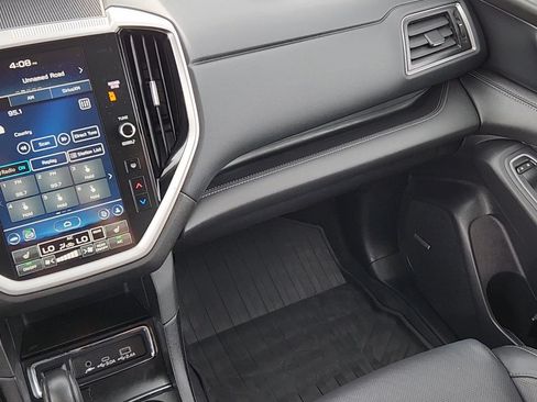Used 2024 Subaru Ascent Limited w/ Technology Package AWD/4WD image 6