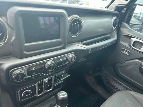 Used 2019 Jeep Wrangler Unlimited Sport S AWD/4WD image 13
