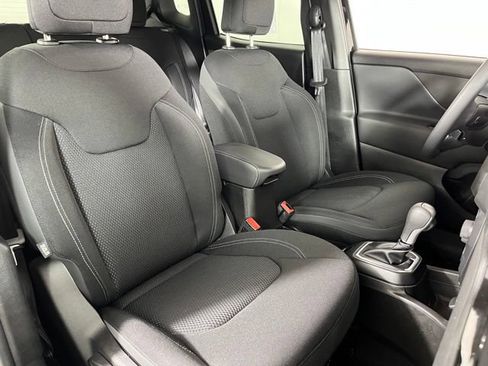 Used 2023 Jeep Renegade Altitude AWD/4WD image 42