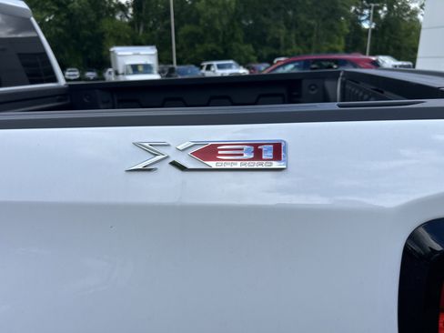 New 2026 GMC Sierra 1500 SLT w/ SLT Premium Plus Package AWD/4WD image 9