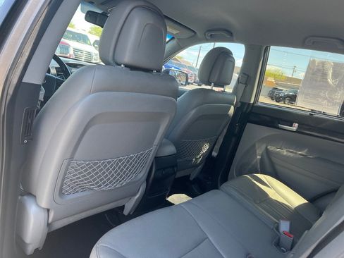 Used 2015 Kia Sorento LX FWD image 25