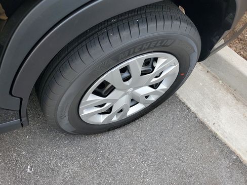 Used 2026 Toyota Corolla Cross L image 13