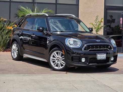 Used 2017 MINI Cooper Countryman S FWD image 3