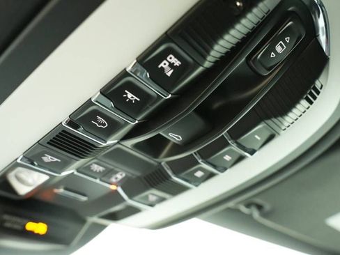 New 2026 Porsche Macan Turbo image 38