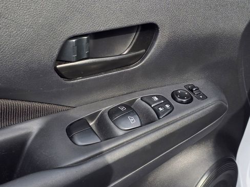 Used 2022 Nissan Kicks S FWD image 15