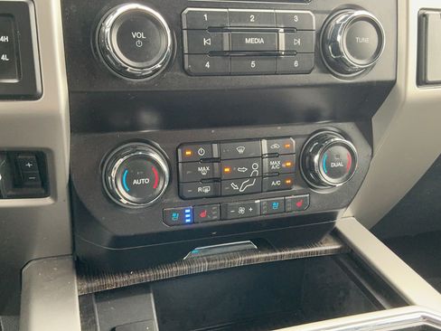 Used 2021 Ford F250 Lariat w/ Lariat Value Package AWD/4WD image 16