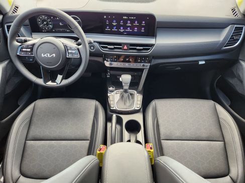 New 2026 Kia Seltos EX FWD image 21