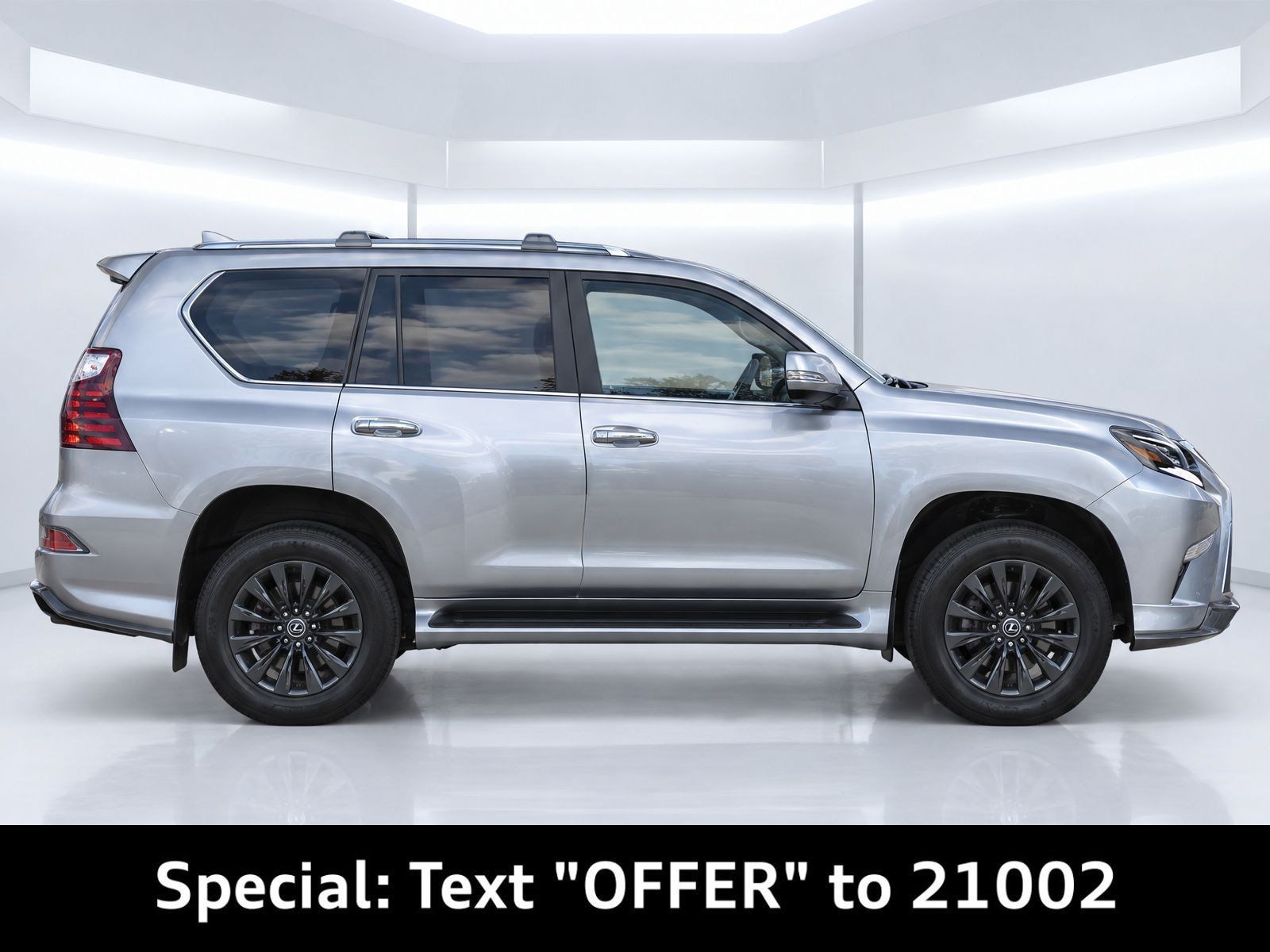 Used 2022 Lexus GX 460 Luxury w/ Sport Design Package AWD/4WD image 3