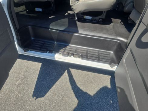 Used 2023 GMC Savana 3500 LS RWD image 11