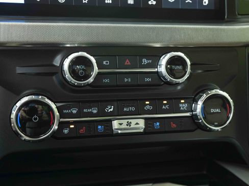 Used 2026 Ford F450 Platinum w/ Platinum Plus Package AWD/4WD image 31
