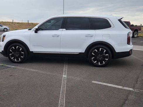 Used 2024 Kia Telluride SX Prestige w/ Towing Package AWD/4WD image 2