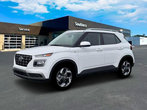 New 2026 Hyundai Venue SEL FWD image 2