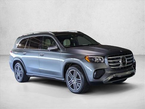 Used 2024 Mercedes-Benz GLS 450 4MATIC image 6
